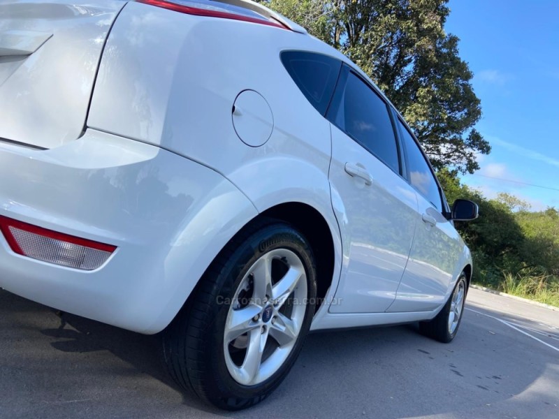 FOCUS 1.6 GLX 16V FLEX 4P MANUAL - 2013 - BENTO GONçALVES