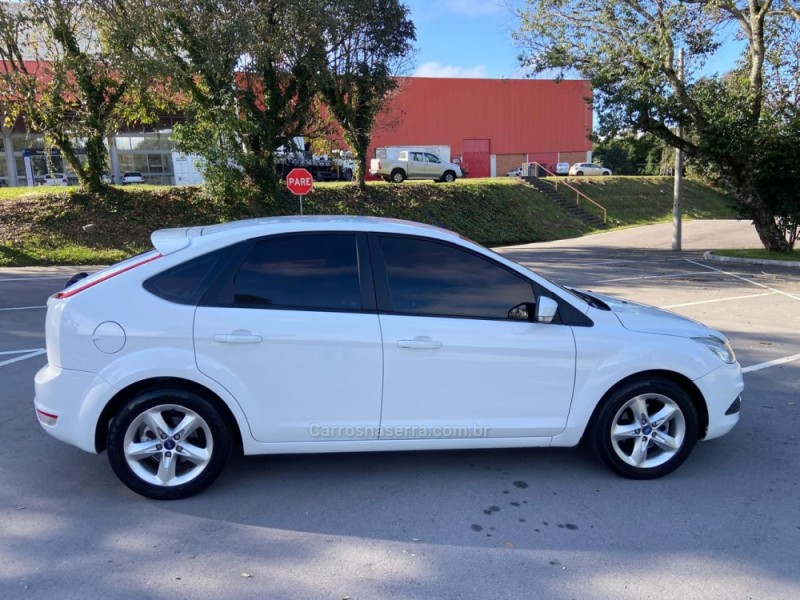 FOCUS 1.6 GLX 16V FLEX 4P MANUAL - 2013 - BENTO GONçALVES