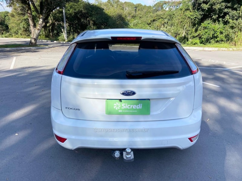 FOCUS 1.6 GLX 16V FLEX 4P MANUAL - 2013 - BENTO GONçALVES