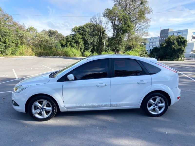 FOCUS 1.6 GLX 16V FLEX 4P MANUAL - 2013 - BENTO GONçALVES