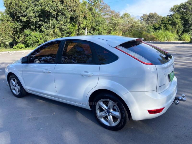 FOCUS 1.6 GLX 16V FLEX 4P MANUAL - 2013 - BENTO GONçALVES