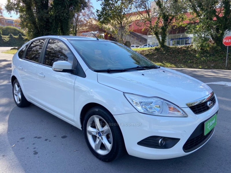 FOCUS 1.6 GLX 16V FLEX 4P MANUAL - 2013 - BENTO GONçALVES