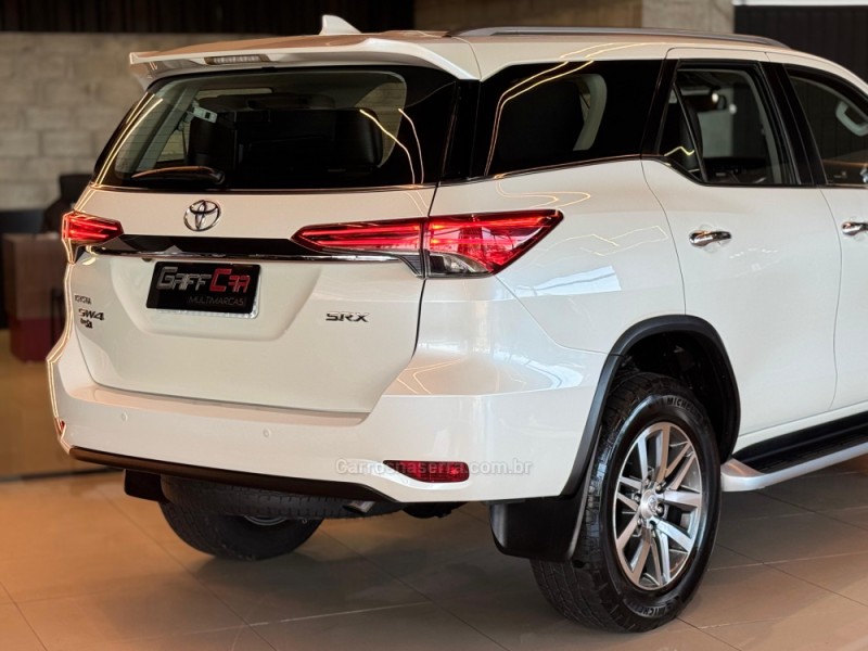 HILUX SW4 2.8 SRX 4X4 7 LUGARES 16V TURBO INTERCOOLER DIESEL 4P AUTOMÁTICO - 2017 - DOIS IRMãOS