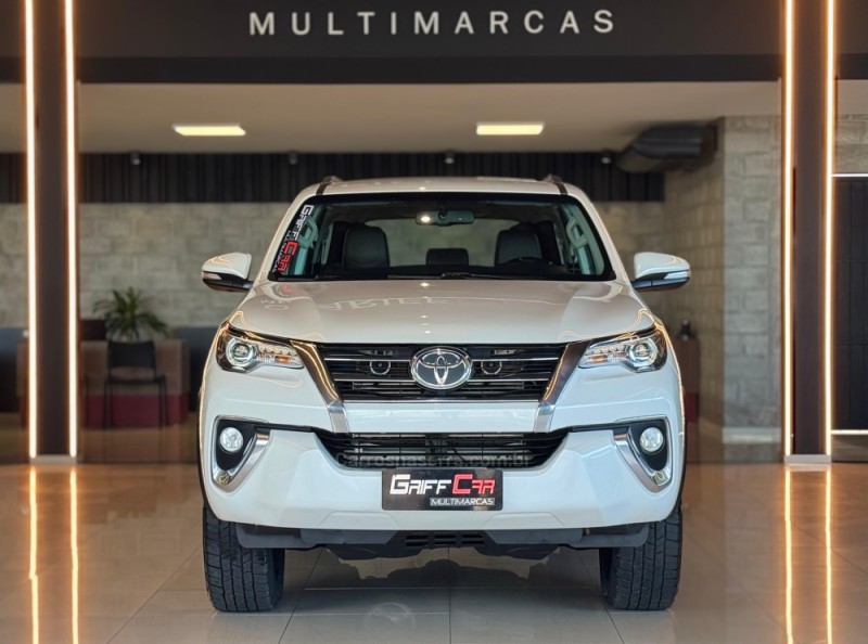 HILUX SW4 2.8 SRX 4X4 7 LUGARES 16V TURBO INTERCOOLER DIESEL 4P AUTOMÁTICO - 2017 - DOIS IRMãOS