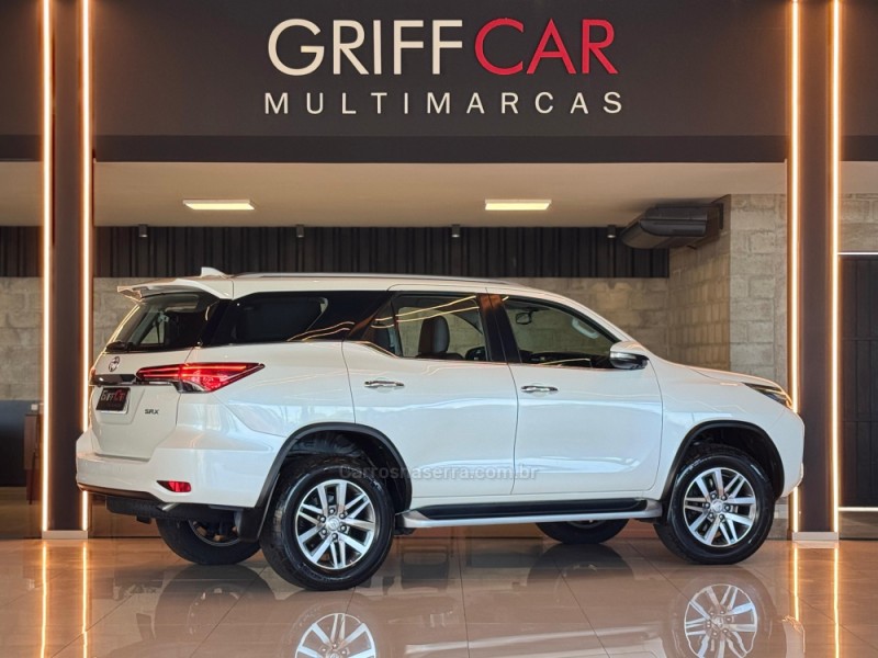 HILUX SW4 2.8 SRX 4X4 7 LUGARES 16V TURBO INTERCOOLER DIESEL 4P AUTOMÁTICO - 2017 - DOIS IRMãOS