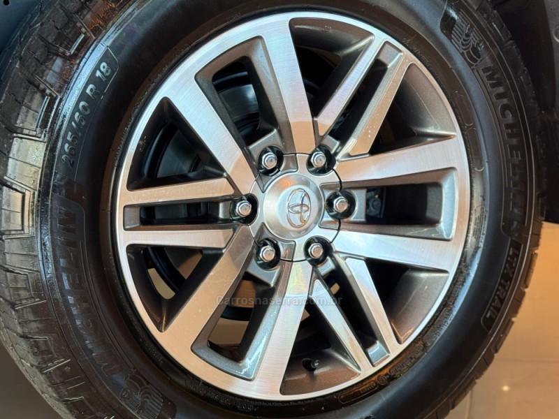 HILUX SW4 2.8 SRX 4X4 7 LUGARES 16V TURBO INTERCOOLER DIESEL 4P AUTOMÁTICO - 2017 - DOIS IRMãOS