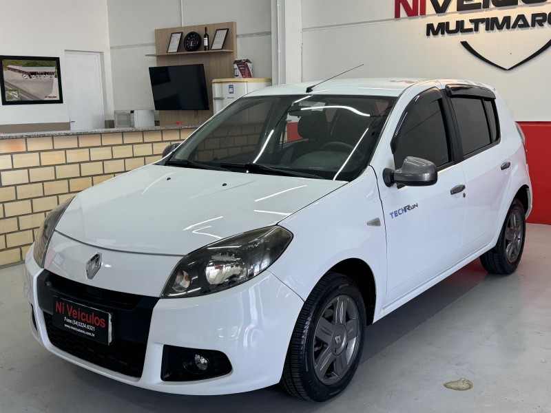 SANDERO 1.0 EXPRESSION 16V FLEX 4P MANUAL - 2014 - CAXIAS DO SUL
