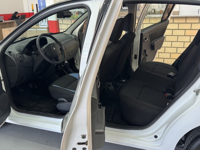 SANDERO 1.0 EXPRESSION 16V FLEX 4P MANUAL - 2014 - CAXIAS DO SUL