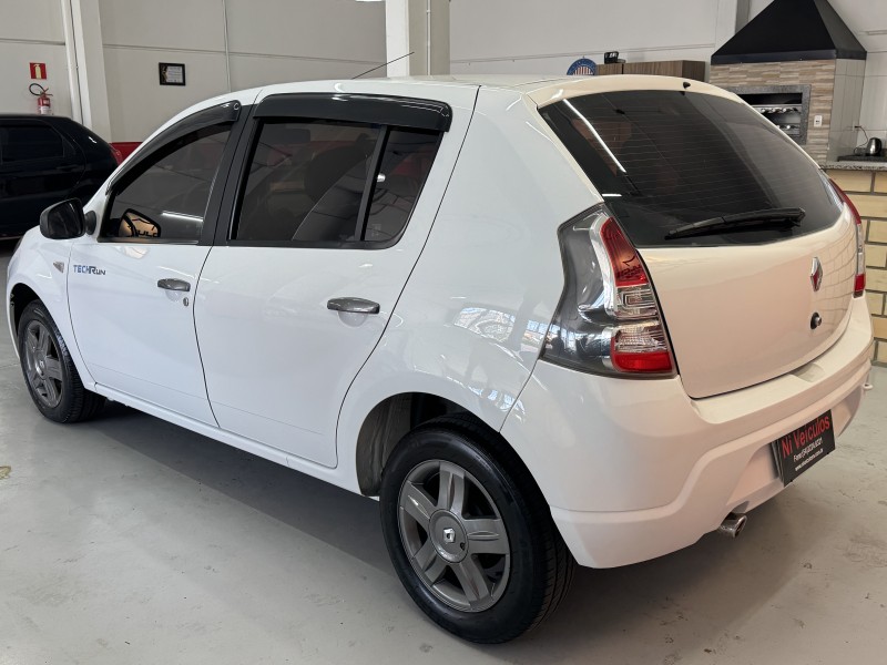 SANDERO 1.0 EXPRESSION 16V FLEX 4P MANUAL - 2014 - CAXIAS DO SUL