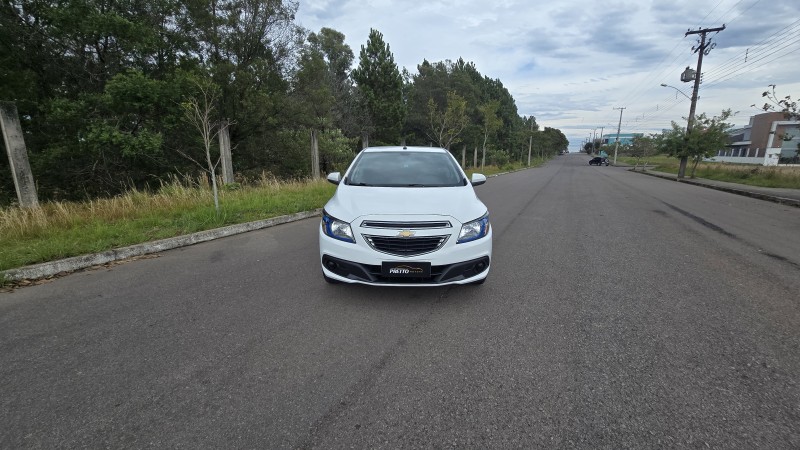 ONIX 1.4 MPFI LT 8V FLEX 4P MANUAL - 2013 - BENTO GONçALVES