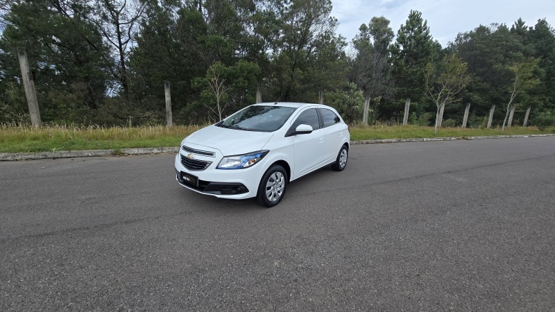 ONIX 1.4 MPFI LT 8V FLEX 4P MANUAL - 2013 - BENTO GONçALVES