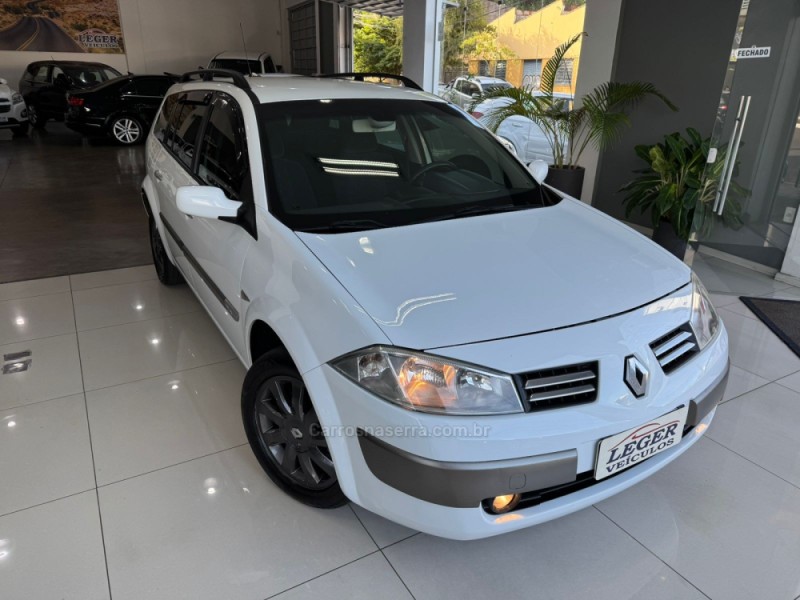MÉGANE 1.6 DYNAMIQUE GRAND TOUR 16V FLEX 4P MANUAL - 2013 - SãO LEOPOLDO