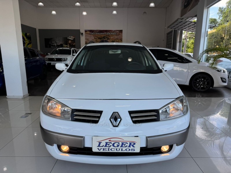 MÉGANE 1.6 DYNAMIQUE GRAND TOUR 16V FLEX 4P MANUAL - 2013 - SãO LEOPOLDO