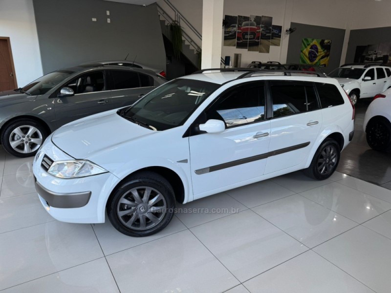 MÉGANE 1.6 DYNAMIQUE GRAND TOUR 16V FLEX 4P MANUAL - 2013 - SãO LEOPOLDO