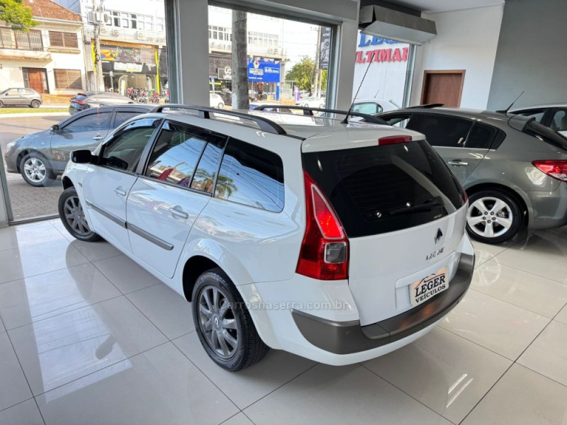 MÉGANE 1.6 DYNAMIQUE GRAND TOUR 16V FLEX 4P MANUAL - 2013 - SãO LEOPOLDO
