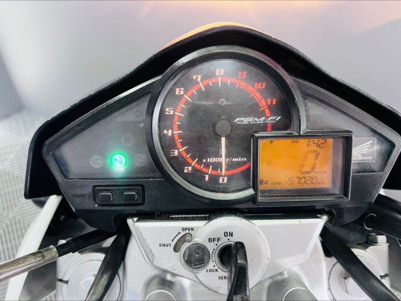 CB 300R  - 2014 - CAMPO BOM
