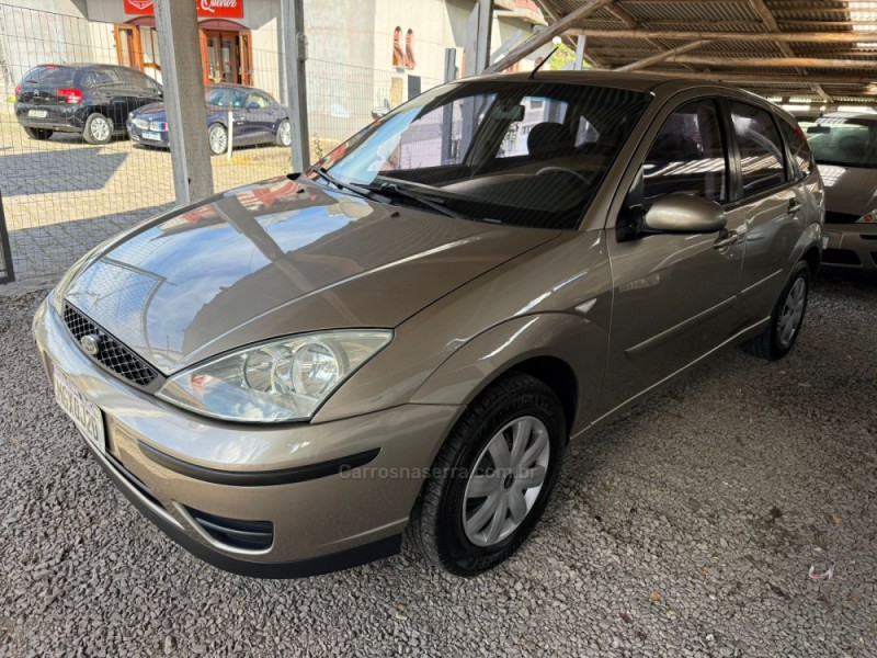 FOCUS 1.6 GL 8V GASOLINA 4P MANUAL - 2005 - FARROUPILHA