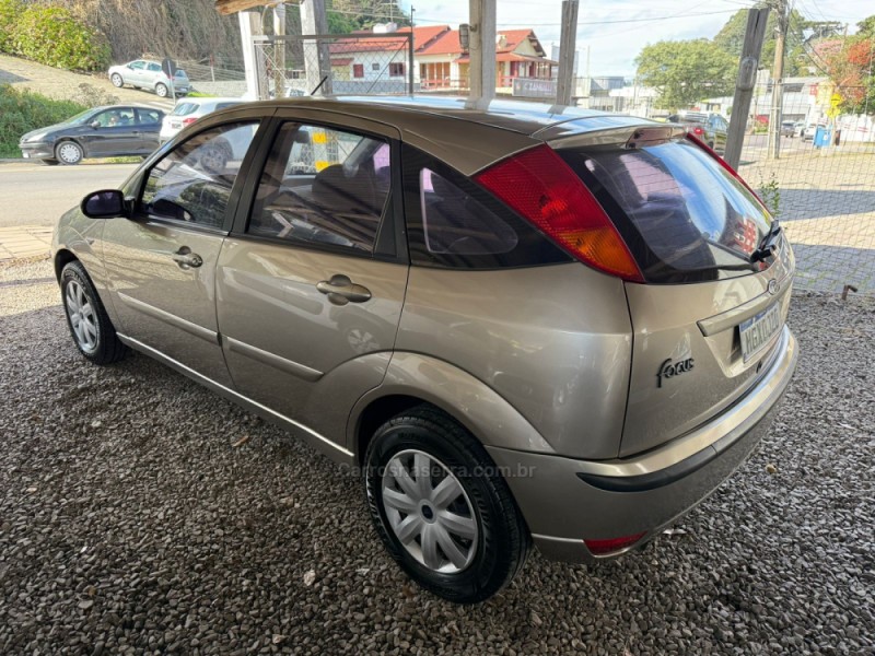 FOCUS 1.6 GL 8V GASOLINA 4P MANUAL - 2005 - FARROUPILHA