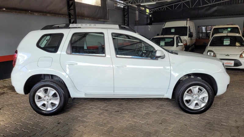 DUSTER 1.6 DYNAMIQUE 4X2 16V FLEX 4P MANUAL - 2017 - GARIBALDI