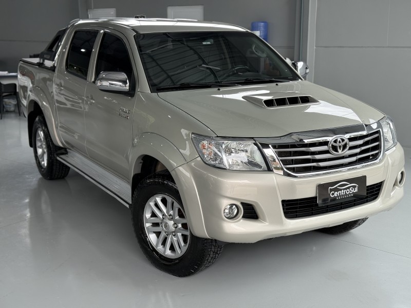 hilux 3.0 srv 4x4 cd 16v turbo intercooler diesel 4p automatico 2014 carlos barbosa