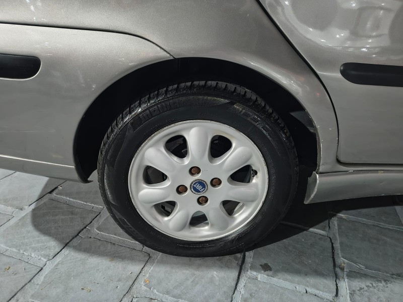SIENA 1.0 MPI FIRE ELX 8V GASOLINA 4P MANUAL - 2002 - CAXIAS DO SUL