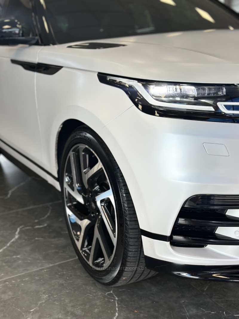 RANGE ROVER VELAR 2.0 P300 GASOLINA R-DYNAMIC SE AUTOMÁTICO - 2020 - ESTâNCIA VELHA