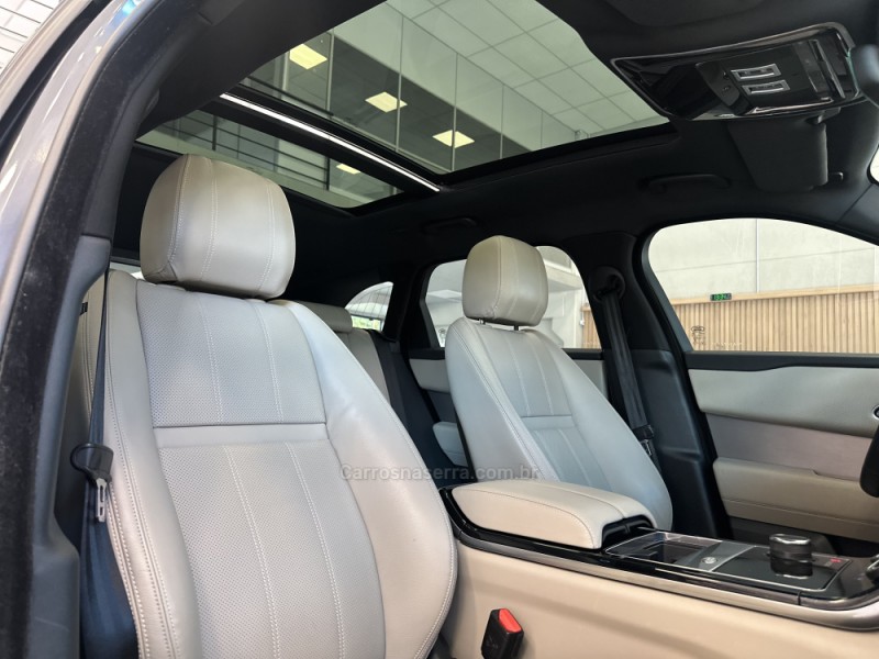 RANGE ROVER VELAR 2.0 P300 GASOLINA R-DYNAMIC SE AUTOMÁTICO - 2020 - ESTâNCIA VELHA