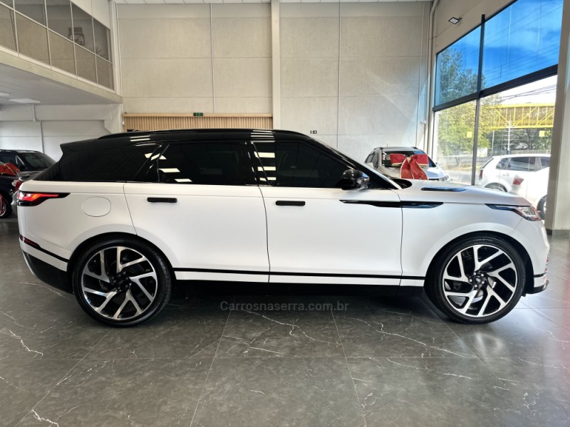 RANGE ROVER VELAR 2.0 P300 GASOLINA R-DYNAMIC SE AUTOMÁTICO - 2020 - ESTâNCIA VELHA