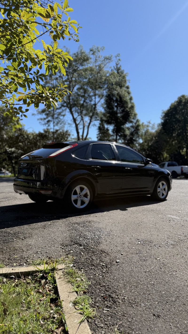 FOCUS 1.6 GLX 8V FLEX 4P MANUAL - 2012 - FARROUPILHA
