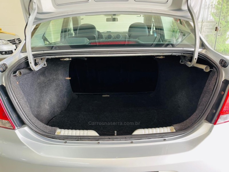 VOYAGE 1.0 MI 8V FLEX 4P MANUAL - 2012 - CAXIAS DO SUL