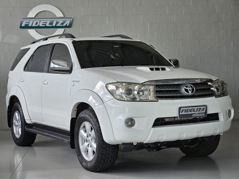 HILUX SW4 3.0 SRV 4X4 7 LUGARES 16V TURBO INTERCOOLER DIESEL 4P AUTOMÁTICO - 2010 - FARROUPILHA