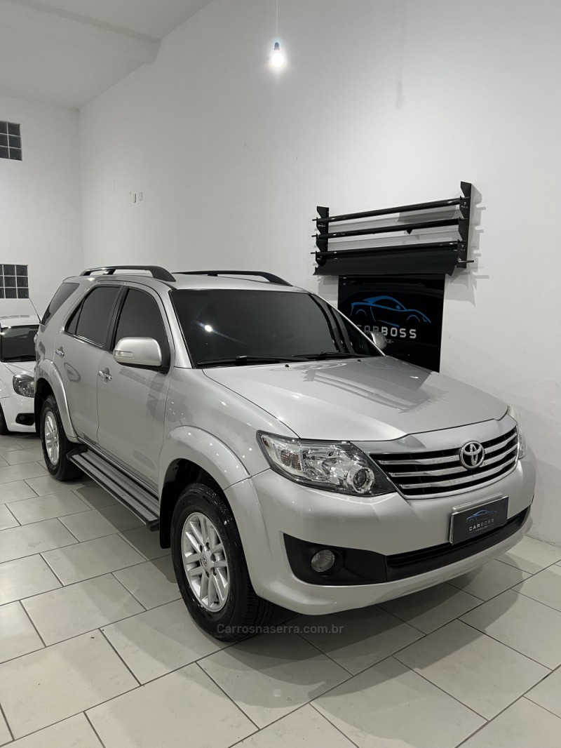 HILUX SW4 2.7 SR 4X2 16V FLEX 4P AUTOMÁTICO - 2012 - CAXIAS DO SUL