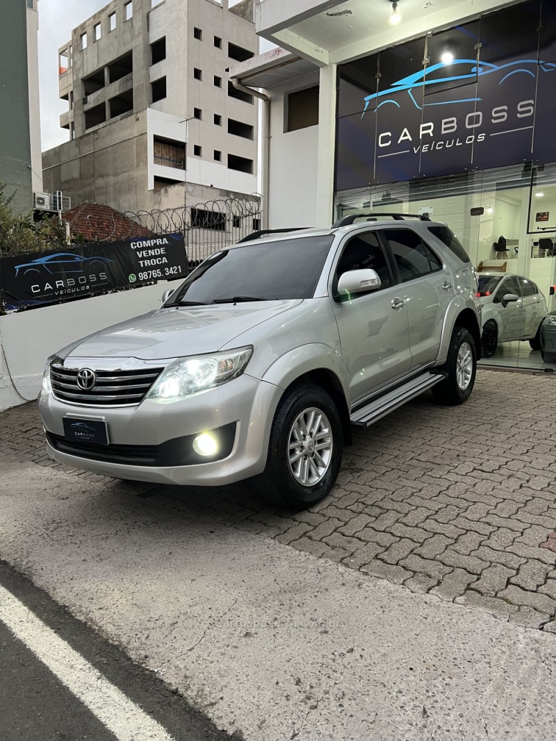 HILUX SW4 2.7 SR 4X2 16V FLEX 4P AUTOMÁTICO - 2012 - CAXIAS DO SUL