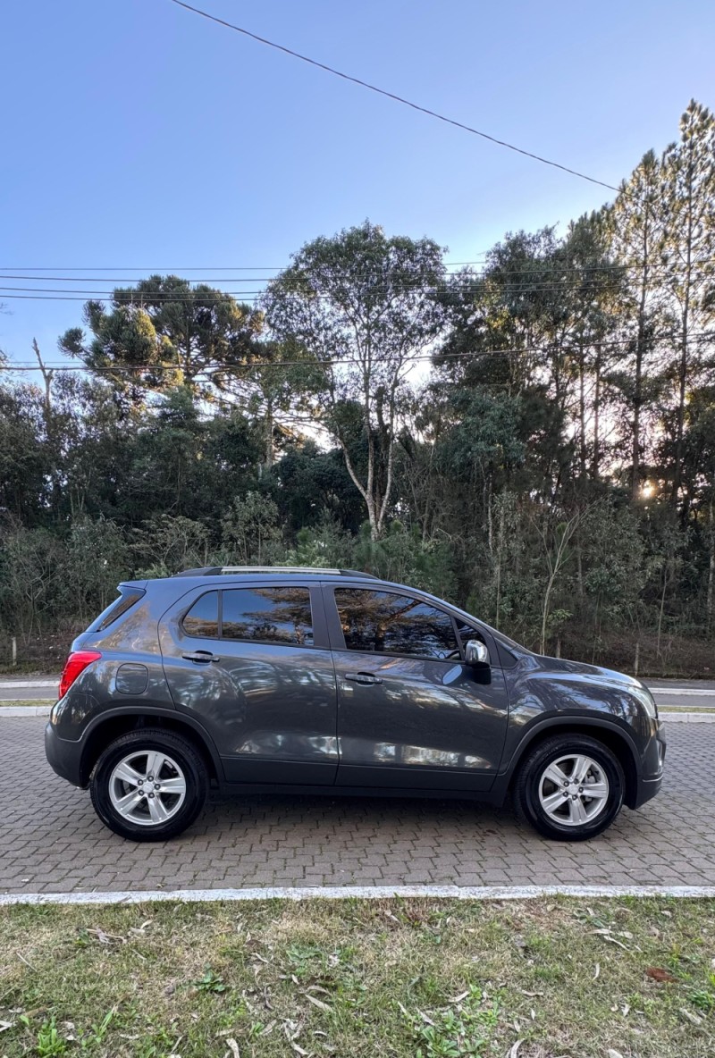 TRACKER 1.8 MPFI LT 4X2 16V FLEX 4P AUTOMÁTICO - 2016 - GUAPORé