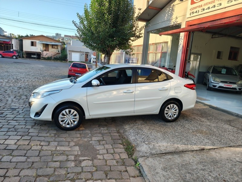 YARIS 1.5 XL LIVE SEDAN 16V FLEX 4P AUTOMÁTICO