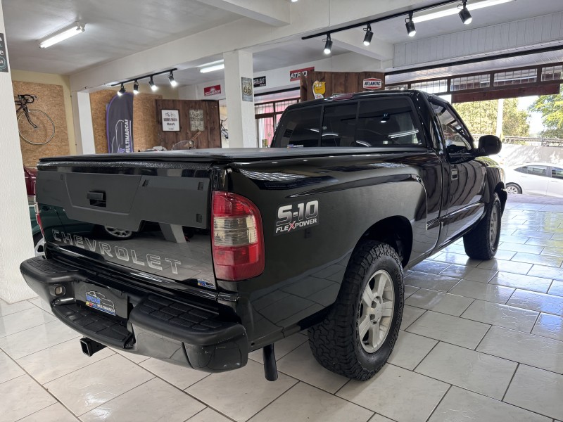 S10 2.4 ADVANTAGE 4X2 CD 8V FLEX 4P MANUAL - 2009 - CAXIAS DO SUL