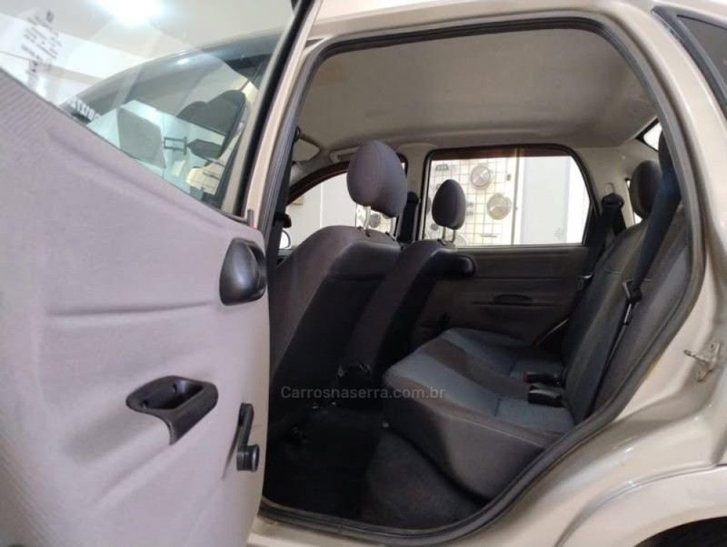 CLASSIC 1.0 MPFI 8V GASOLINA 4P MANUAL - 2014 - VACARIA