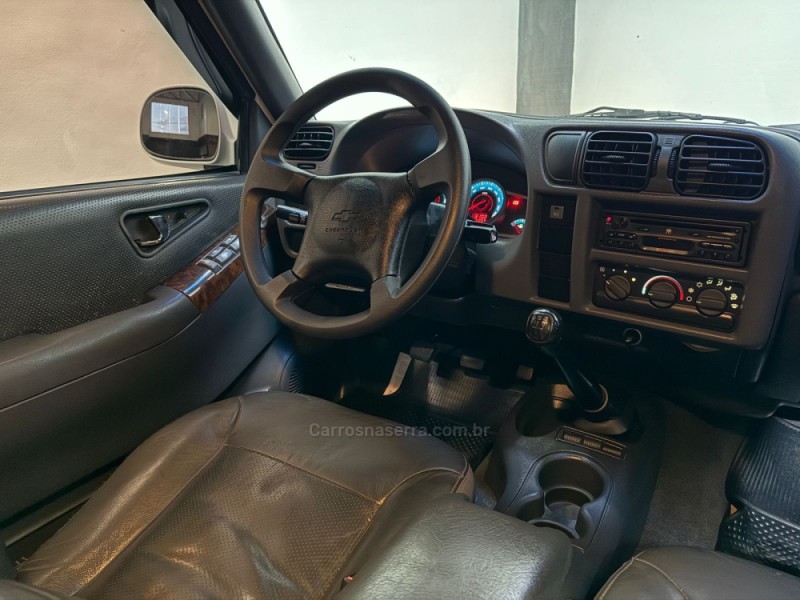 S10 2.4 MPFI EXECUTIVE 4X2 CD 8V FLEX 4P MANUAL - 2010 - NOVO HAMBURGO