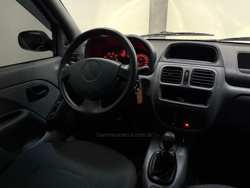 CLIO 1.0 AUTHENTIQUE 16V FLEX 4P MANUAL - 2011 - NOVO HAMBURGO