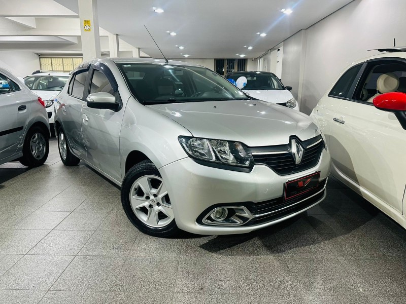 LOGAN 1.6 DYNAMIQUE 8V FLEX 4P MANUAL - 2014 - CAXIAS DO SUL