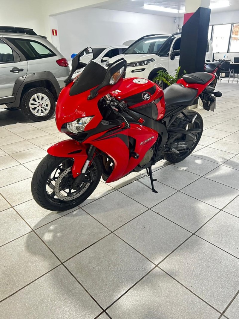 CBR 1000RR FIREBLADE - 2008 - CAXIAS DO SUL