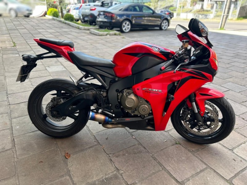 CBR 1000RR FIREBLADE - 2008 - CAXIAS DO SUL