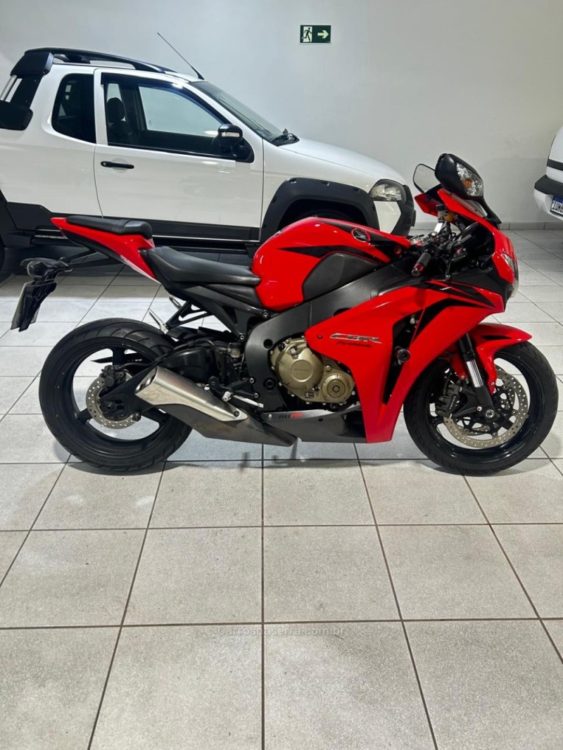 CBR 1000RR FIREBLADE - 2008 - CAXIAS DO SUL