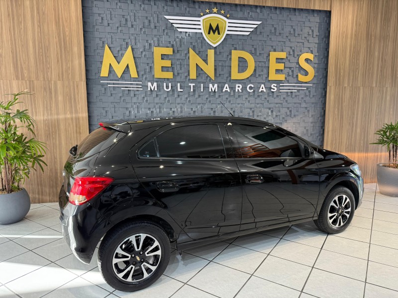 ONIX 1.4 MPFI LTZ 8V FLEX 4P MANUAL - 2016 - NOVO HAMBURGO