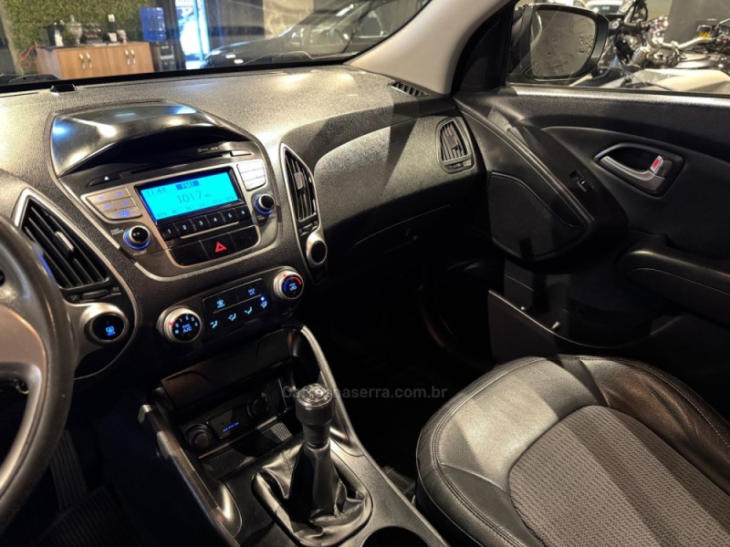 IX35 2.0 MPI 4X2 16V GASOLINA 4P MANUAL - 2011 - FARROUPILHA