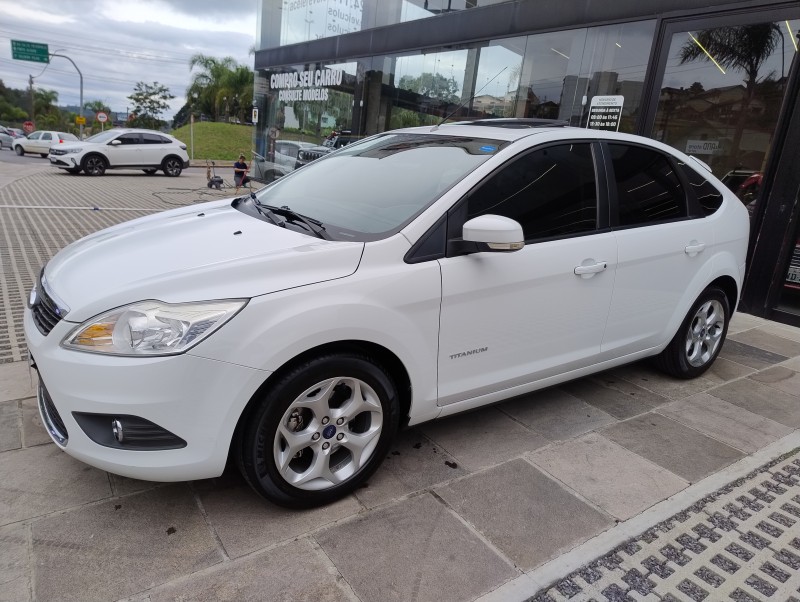 FOCUS 2.0 TITANIUM HATCH 16V FLEX 4P AUTOMÁTICO - 2013 - CAXIAS DO SUL