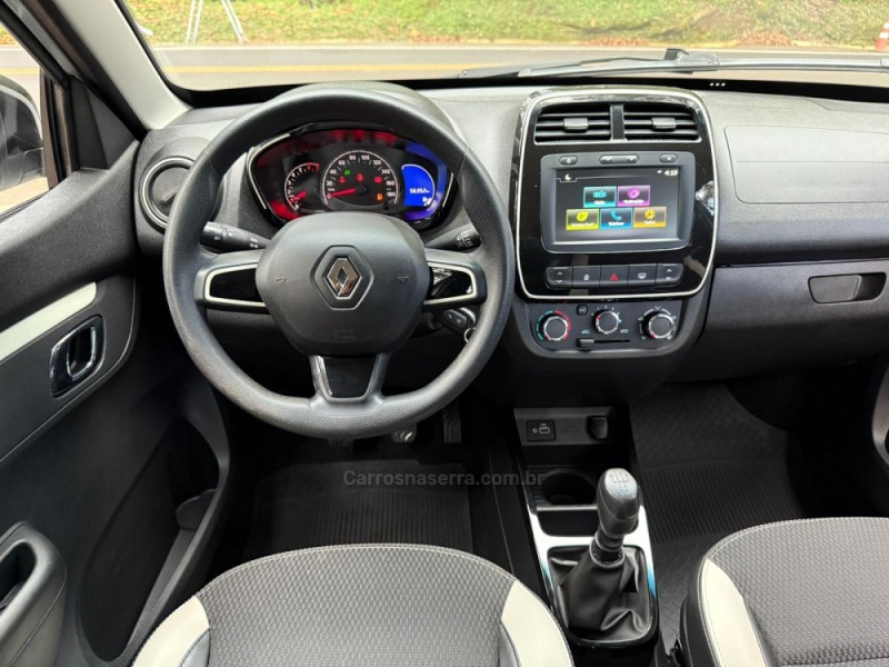 KWID 1.0 12V SCE FLEX INTENSE MANUAL - 2022 - DOIS IRMãOS