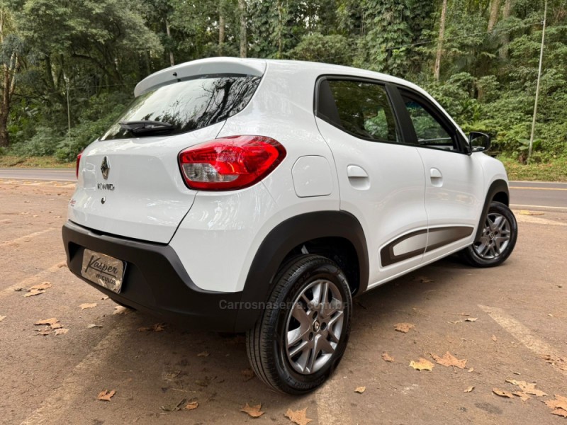 KWID 1.0 12V SCE FLEX INTENSE MANUAL - 2022 - DOIS IRMãOS