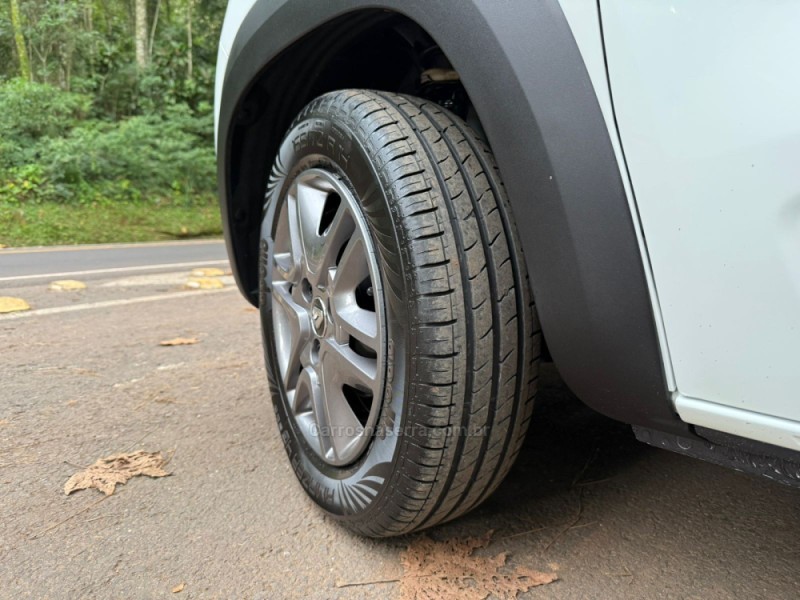 KWID 1.0 12V SCE FLEX INTENSE MANUAL - 2022 - DOIS IRMãOS