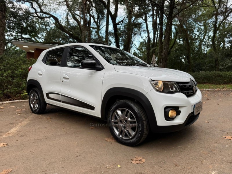 KWID 1.0 12V SCE FLEX INTENSE MANUAL - 2022 - DOIS IRMãOS